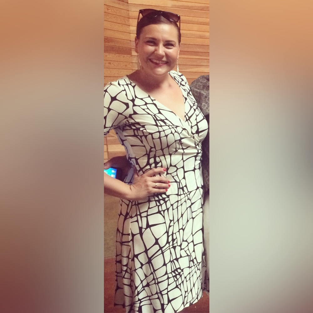 Maggy London wrap dress size 12 in cream and black